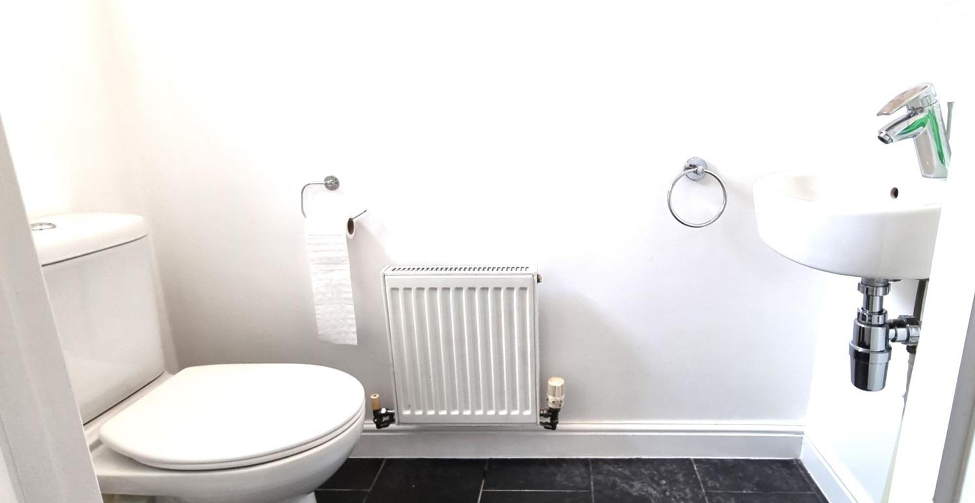 Spacious 4 Bedroom House, Old Town Holiday home